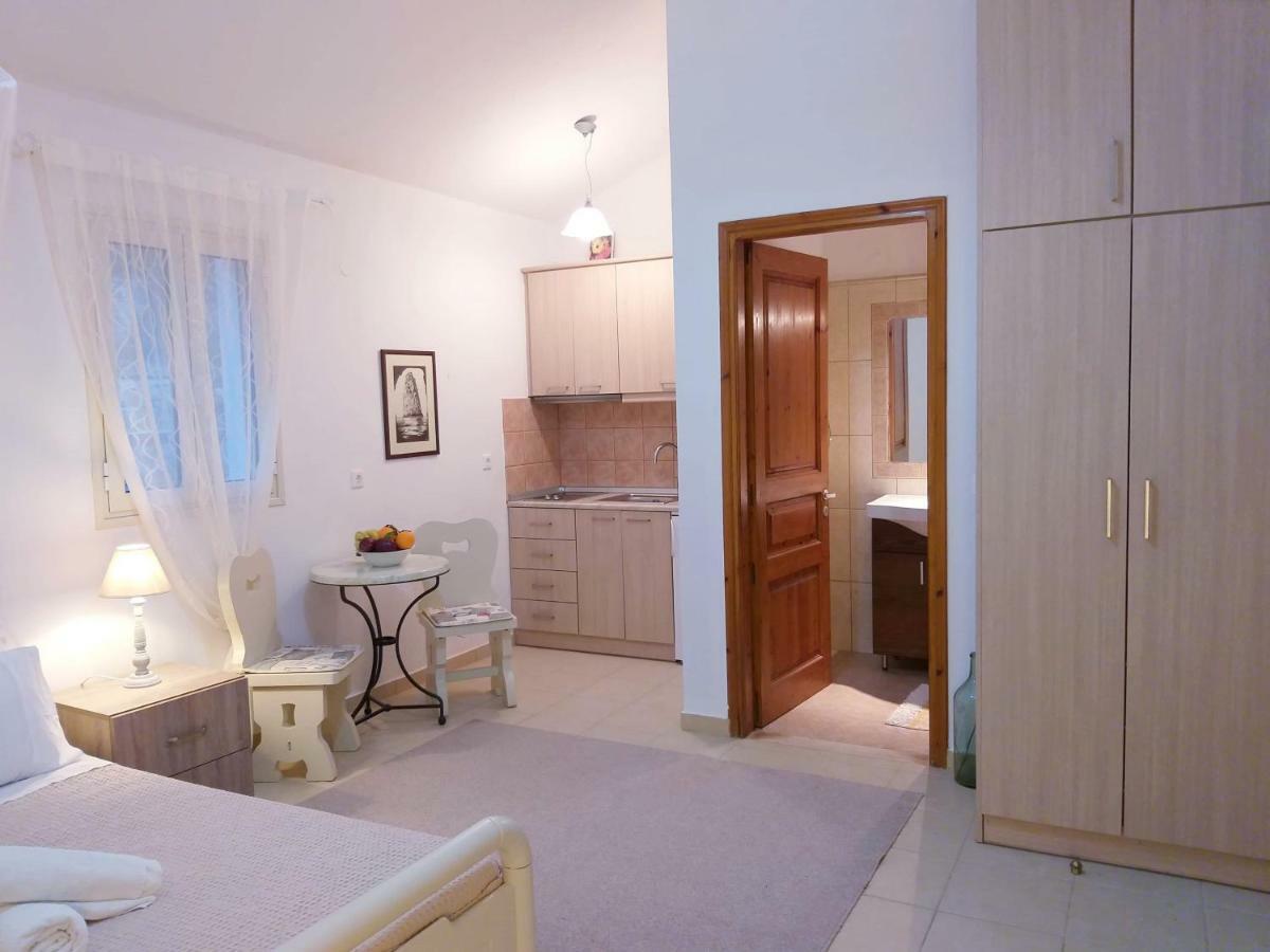 Vlachopoulátika Irida Cottage מראה חיצוני תמונה